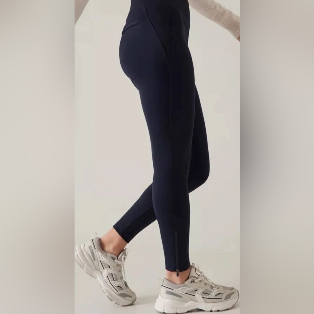 NWT ~ Athleta Navy Blue Leggings 💙